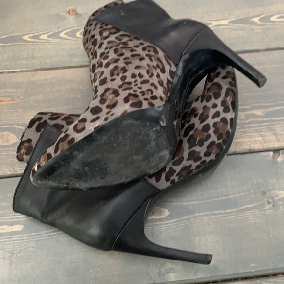 Vince Camuto leopard bootie heels - Picture 8 of 8